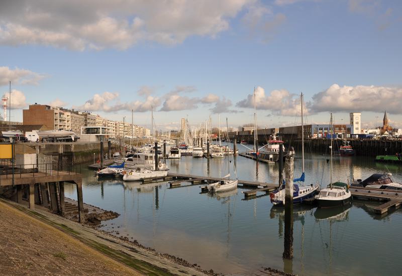 De jachthaven van Zeebrugge vlakbij ibis hotel